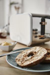 Toster Swan Nordic Toaster ST14610WHTN 7