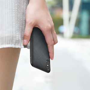 Baseus Baseus Continuous Backpack etui pokrowiec z wbudowanym powerbankiem 4000 mAh iPhone XS / X biały (ACAPIPH58-BJ02) uniwersalny 8