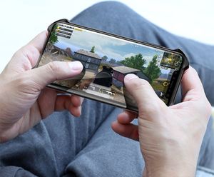 Baseus Baseus Cold Front Cooling Case wytrzymałe etui pokrowiec z otworami wentylacyjnymi Apple iPhone XR zielony (WIAPIPH61-LF06) uniwersalny 11