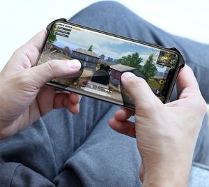 Baseus Baseus Cold Front Cooling Case wytrzymałe etui pokrowiec z otworami wentylacyjnymi Apple iPhone XS Max czarny (WIAPIPH65-LF01) uniwersalny 11