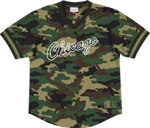 Mitchell & Ness Koszulka męska NBA Chicago Bulls Camo Mesh V-Neck zielona r. XL 1