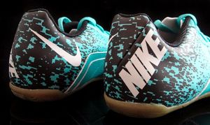 Nike Buty Nike BombaX IC 826485-410 Hala 44,5 4