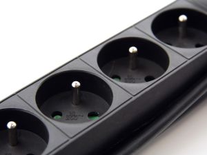 Listwa zasilająca Hama Standard 6 gniazd 1.5 m czarna (477450000) 4