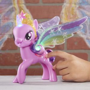 Hasbro My Little Pony Twilight Sparkle z tęczowymi skrzydłami (E2928) 4