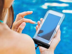 Spigen Etui wodoszczelne Velo A600 IPX8 czarno-przezroczyste 7