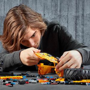 LEGO Technic Zdalnie sterowany pojazd terenowy (42099) 14