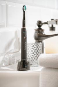 Szczoteczka Oromed Oro-Sonic Basic Czarna 4