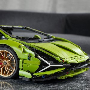 LEGO Technic Lamborghini Sián FKP 37 (42115) 2
