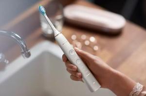 Szczoteczka Philips Sonicare DiamondClean 9000 HX9911/94 Biała 2