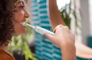 Szczoteczka Philips Sonicare DiamondClean 9000 HX9911/94 Biała 6