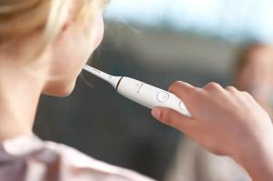 Szczoteczka Philips Sonicare DiamondClean 9000 HX9911/94 Biała 8