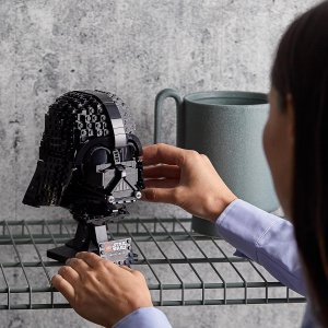 LEGO Star Wars Hełm Dartha Vadera (75304) 4