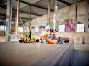 LEGO City Stuntz  Ciężarówka kaskaderska (60294) 2