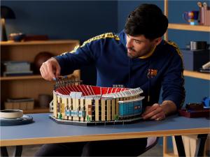 LEGO Creator Expert Camp Nou – FC Barcelona (10284) 2