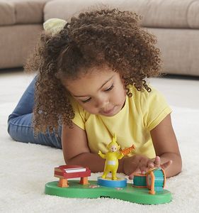 Giochi preziosi Teletubisie - Zestaw muzyczny dzień z figurką Laa-Laa 8