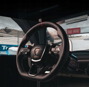 Kierownica MOZA Lamborghini Revuelto (RS096) 6