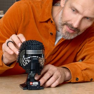 LEGO Star Wars Hełm Kylo Rena™ (75415) 4