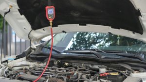 Uni-T Bezprzewodowy miernik ciśnienia -1 do 60bar; plus-minus 0 5%FS; wskaźnik LED; wysokie/niskie sygnały alarmowe Bluetooth; 8000 przechowywanie danych UT336P (6935750534090) 5