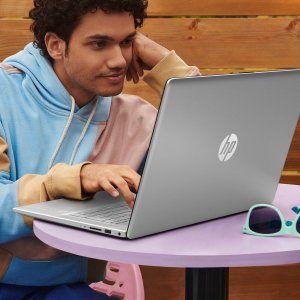 Laptop HP 17-cn3108ds / 17" / Intel N200 / 16GB / 384GB / Win 11 (AD7K1UA) 10