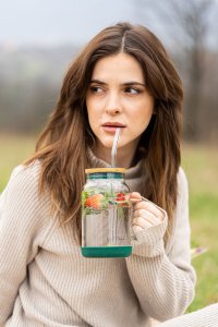 Vialli Design Słoik ze słomką 600 ml zielony Fuori 29828 9