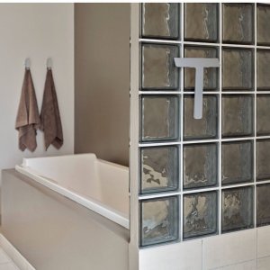 Zone Akcesoria do kabin i brodzików Ściągaczka łazienkowa z uchwytem Ume Soft Grey (35010) 2