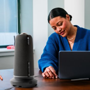 Kamera internetowa OWL Owl Labs Meeting Owl 5 Pro  inteligentna kamera do wideokonferencji 4K 360 stopni, mikrofon i głośnik (automatyczne ustawianie ostrości głośnika, BYOD z jednym kablem, natywna obsługa HDMI i Ethernet) 4