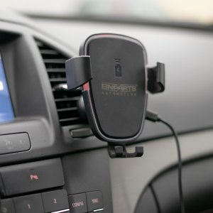 Einparts Automotive EINPARTS UCHWYT SAMOCHODOWY Z ŁADOWARKĄ DO KRATKI NAWIEWU SZYBKIE ŁADOWANIE 7