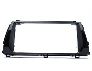 Radio samochodowe Einparts Automotive EINPARTS RAMKA DO RADIA TOYOTA COROLLA 2013-2016 ZATRZASKI I UCHWYTY 3