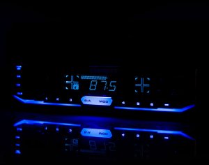 Radio samochodowe Einparts Automotive EINPARTS AUTOMOTIVE RADIO EPCR14 DO SAMOCHODÓW ZUCHWYT NA TELEFON LCD 4X50W 11