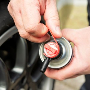 Einparts Automotive EINPARTS USZCZELENIACZ DO OPON W SPRAYU 450 ML DO QUADÓW MOTOCYKLI W AWAR 2