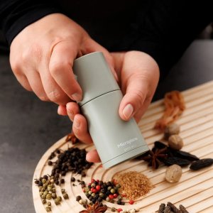 Młynek do przypraw BRAT.PL Szałwiowa zieleń, Specialty (MC-48723) 3