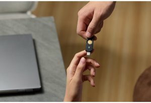 Kensington Security Key VeriMark NFC+USB-C (FIDO2 Level2) (K64739WW) 9