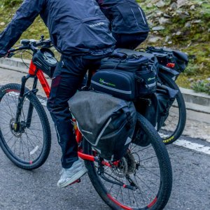 RockBros Torba rowerowa AS-001-3BG na bagażnik wodoodporna 20 l - czarna (5907769391613) 4