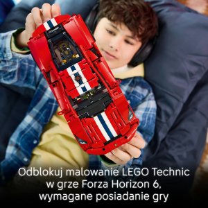 LEGO Technic Samochód Ferrari 488 Pista (42235) 5