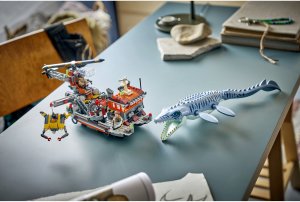 LEGO Jurassic World Atak mozazaura na łódź (77983) 9