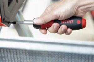 Wiha Wkrętak z uchwytem 1/4' z grzechotką SoftFinish 4