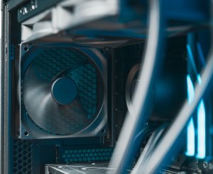 Komputer Madman Gaming H5 Flow RGB Ryzen 7 9700X 32GB 1TB RTX 5070 TI (10000007) 4