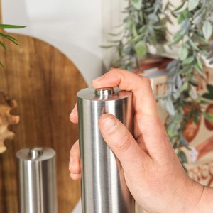 Młynek do przypraw Salter 7522 SSTUR15 Stainless Steel Electric Salt &amp; Pepper Mills (T-MLX42484) 3