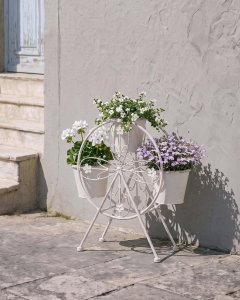 Beliani Kwietnik CROWBERRY 43 cm Metal Złamana biel 4