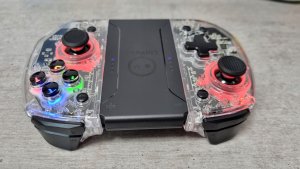 Pad Gioteck Bezprzewodowy kontroler pad do Nintendo Switch Joypad Linyuvo KS40-1 RGB BT 12