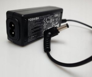 art. poleasingowy Toshiba Oryginalny Zasilacz Toshiba 19V 2.37A 45W - 5.5mm x 2.5mm 6