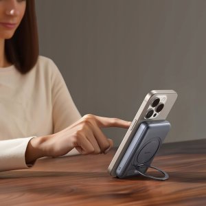 Powerbank Mcdodo Indukcyjny do iPhone ze stojakiem MagSafe 5000mAh USB-C 2