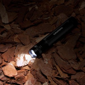 Latarka Edco Ręczna LED Grundig 3,5W 160 LM 65 M aluminiowa czarna 5
