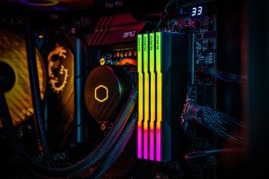 Pamięć Klevv Cras V RGB, DDR5, 32 GB, 6400MHz, CL30 (KD5AGUA80-64B300G) 6