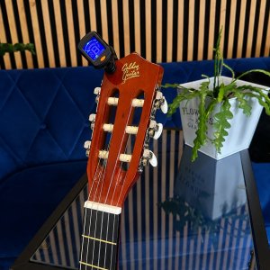 Golden Guitar Zestaw: Gitara klasyczna 4/4 38 kolor sunburst GK38SU pokrowiec+ tuner+ struny+ kostki one size 13