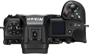 Aparat Nikon Z6 III + 24-200 mm Obudowa bezlusterkowca 24,5 MP CMOS 6048 x 4032 px Czarny (VOA130K003) 4