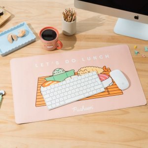 Podkładka Pusheen - Mata gamingowa / na biurko z ekoskóry XXL z kolekcji Sushi Roll (60 x 35 cm) (MGGEPU06) 2