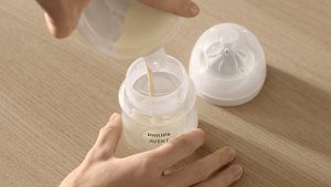 Philips Avent - Electric double breast pump (SCF495/11) 5