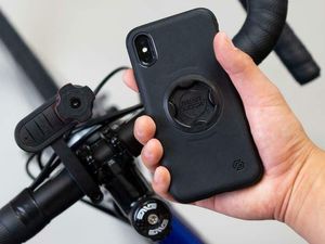 Spigen Nakładka GearLock do iPhone X/XS czarna 5