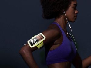 Spigen Etui sportowe A700 Sport Armband 6.9 Neon 6